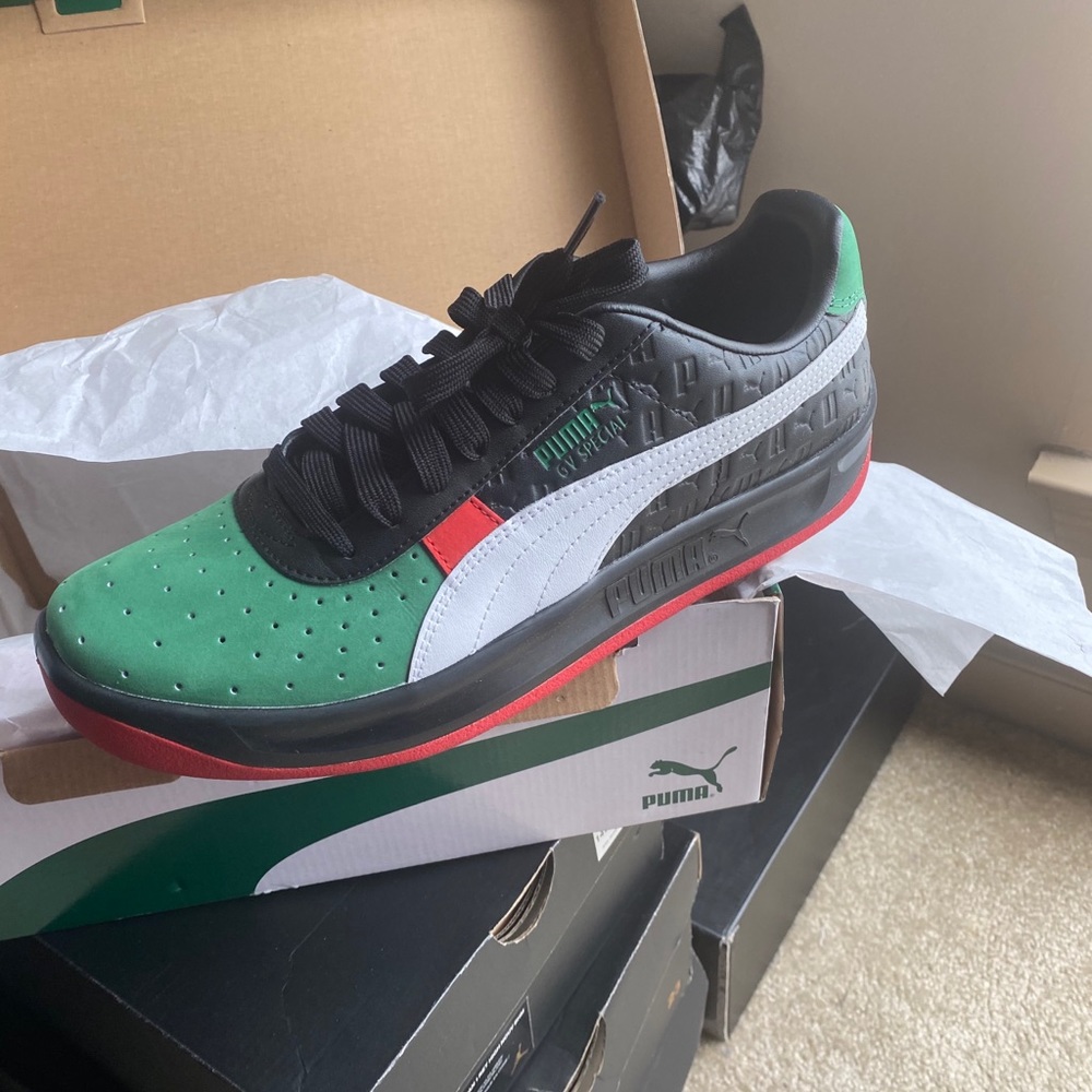 New Pumas. Never worn.